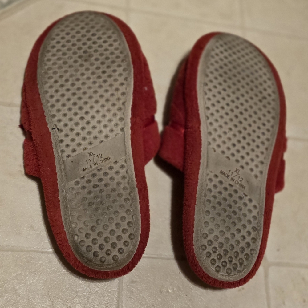 Women's Plush Red Slippers - Picture 5 of 5